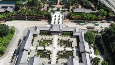 nan aslan bahçesi gökyüzü manzaralı.