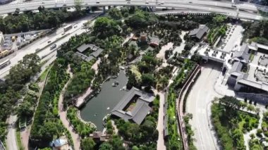 nan aslan bahçesi gökyüzü manzaralı.