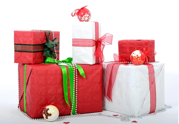 Rote und weiße Weihnachten-Geschenk-Boxen — Stockfoto