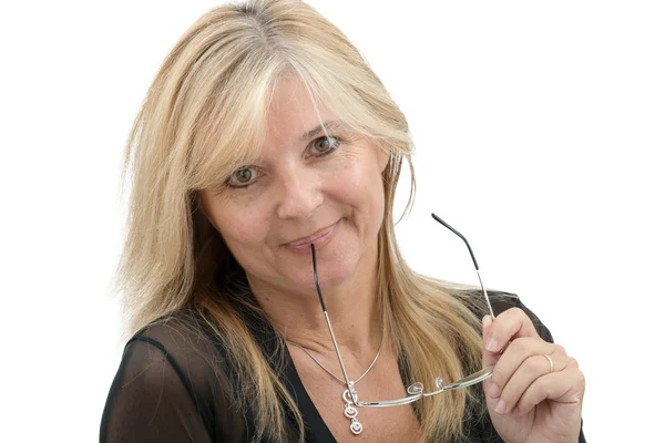 Retrato de mujer madura sonriente con anteojos — Foto de Stock