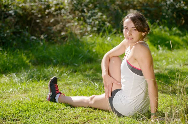 Fitness-Frau beim Sport — Stockfoto