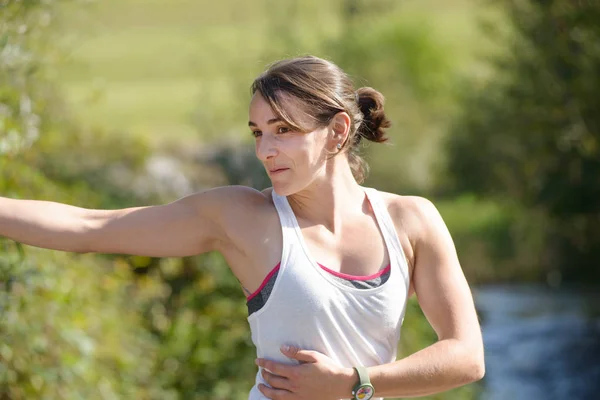 Fitness-Frau beim Sport — Stockfoto