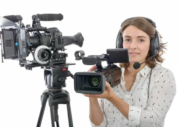 Hübsches junges Mädchen mit professionellem Camcorder, auf weiß — Stockfoto