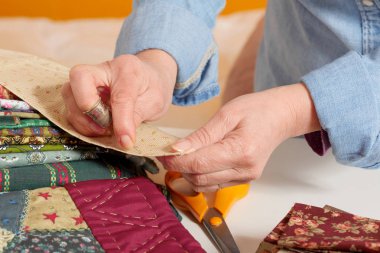 bir terzi el yakın çekim