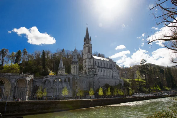 Veduta della cattedrale di Lourdes, Francia — Foto Stock