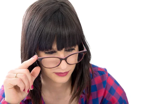 Jonge brunette meisje met een selectievakje shirt — Stockfoto