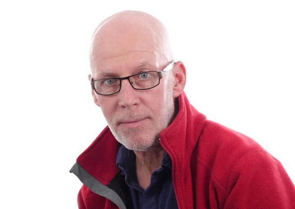 Portréja egy érett férfi egy piros kabát — Stock Fotó