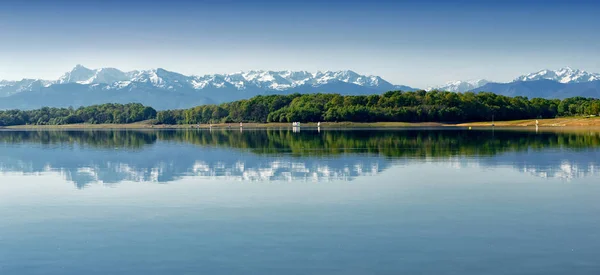 Blick auf See-Gabas in den Pyrenäen-Atlantiken, Berge in den Bergen — Stockfoto