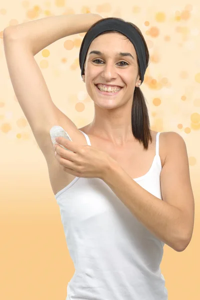 Antiperspirant deodorant güzel kadınla — Stok fotoğraf