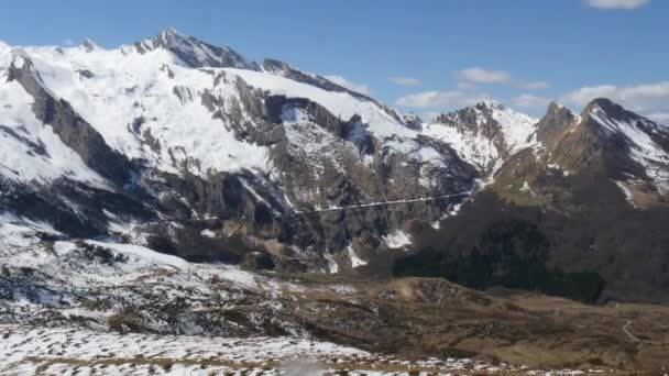 View of the french Pyrenees mountains in spring time with snow — Stock Video