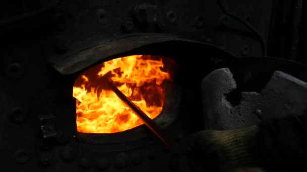 旧的蒸汽机车的炉子 — 图库视频影像