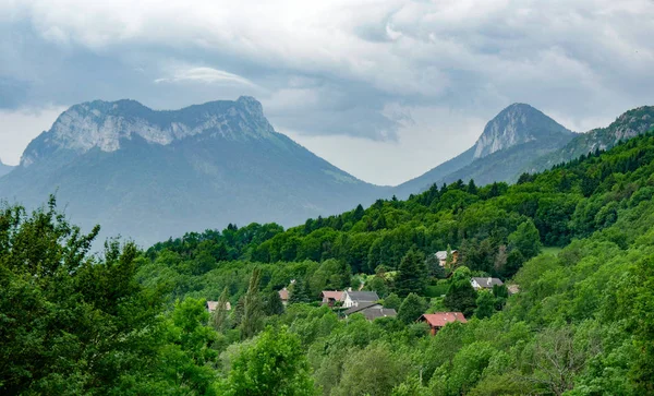 Yazın dağ manzarası — Stok fotoğraf