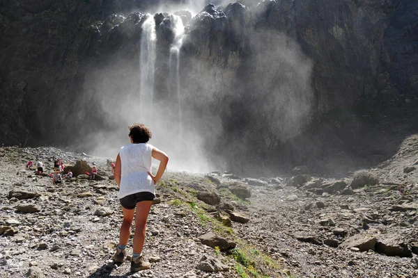 Caduta del cirque de Gavarnie nei Pirenei francesi — Foto Stock