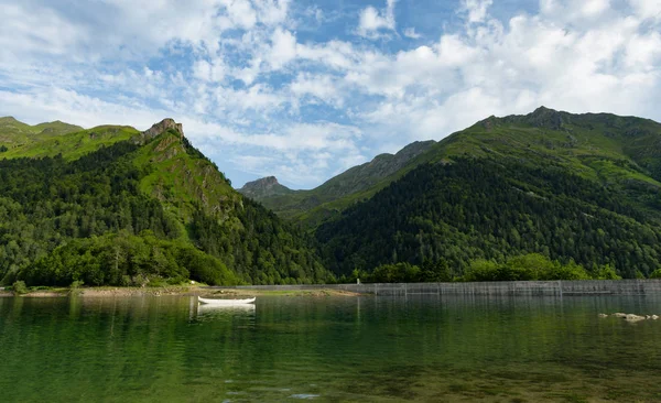 Гірське озеро в Піренеях Французька — стокове фото