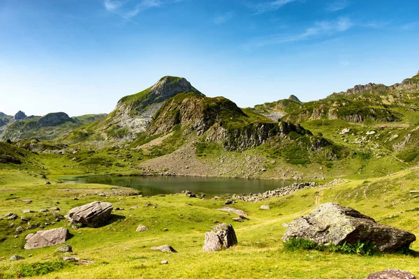 Paisagem montanhosa nos Pirinéus franceses — Fotografia de Stock