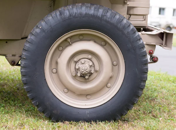 Close up of military vehicle wheel — Stock Photo, Image