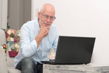 Komuta sizde kanepe oturma defter ile