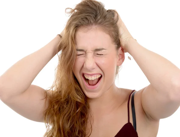 Femme frustrée tirant ses cheveux, sur blanc — Photo