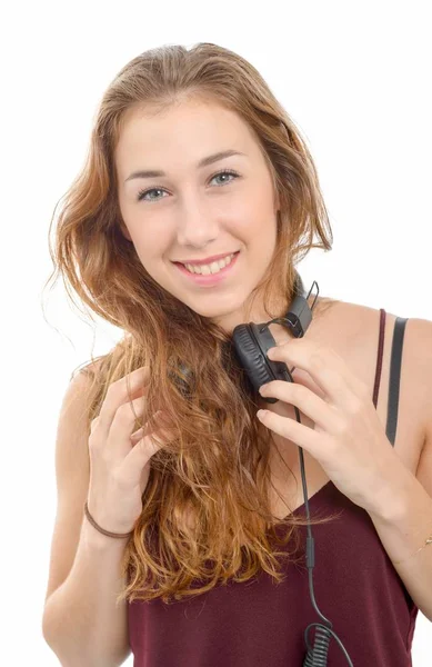 Close up retrato de mulher bonita com fones de ouvido — Fotografia de Stock