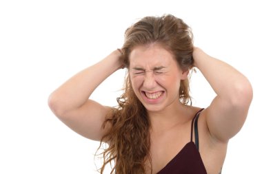 Sinir bozucu kadın beyaz saçları, çekerek