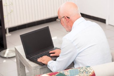 Komuta sizde kanepe oturma defter ile