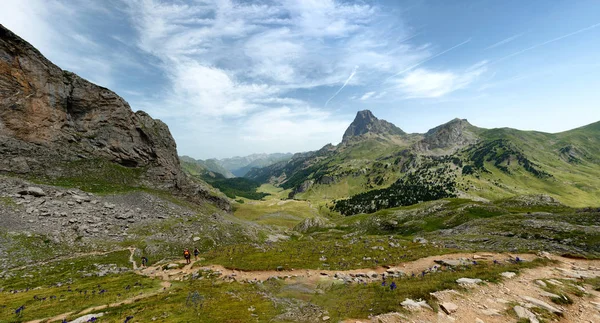 View of the Pic du Midi d 'Ossau in the French Pyrenees — стоковое фото