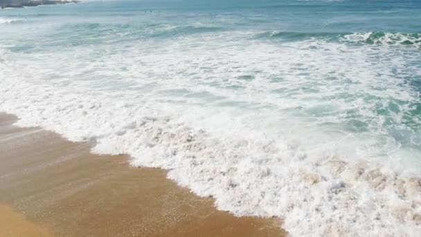 ビアリッツのビーチ、フランスの海の波 — ストック動画