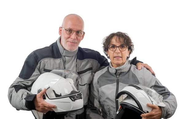 Pareja jinetes senior con casco aislado en el fondo blanco — Foto de Stock