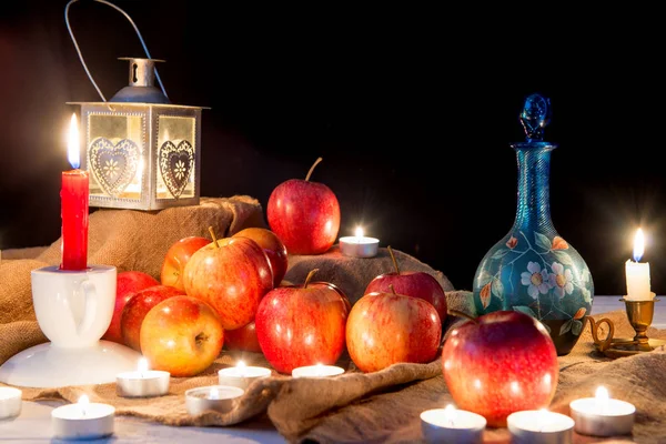 ख्रिसमससाठी कॅल्वाडोस आणि नॉर्मंडीच्या सफरचंद बाटल्या — स्टॉक फोटो, इमेज