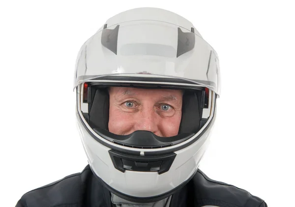 Piloto sênior com capacete branco isolado no fundo branco — Fotografia de Stock