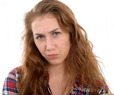 Beyaz üzerine üzgün bir kadın portresi