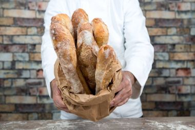 baker geleneksel ekmek holding Fransız baget