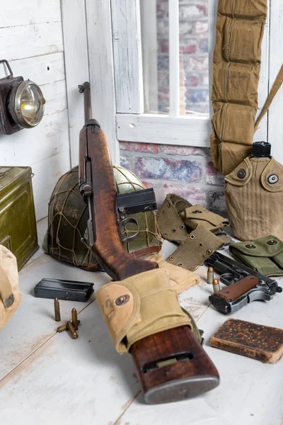 Rifle y equipo militar estadounidense de la Segunda Guerra Mundial —  Fotos de Stock