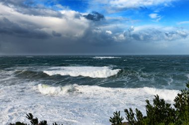 Okyanus fırtına hava Biarritz, Fransa büyük dalgalar ile
