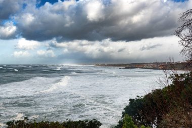 Okyanus fırtına hava Biarritz, Fransa büyük dalgalar ile