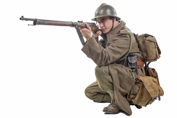 Soldato francese 1940 isolato sullo sfondo bianco — Foto Stock