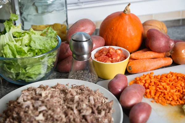 Preparación de hachis parmentier, cocina francesa —  Fotos de Stock