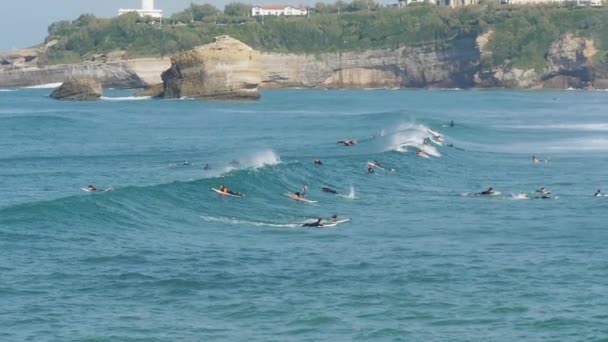 Surfaři Pláže Biarritz Jihozápadní Části Francie — Stock video