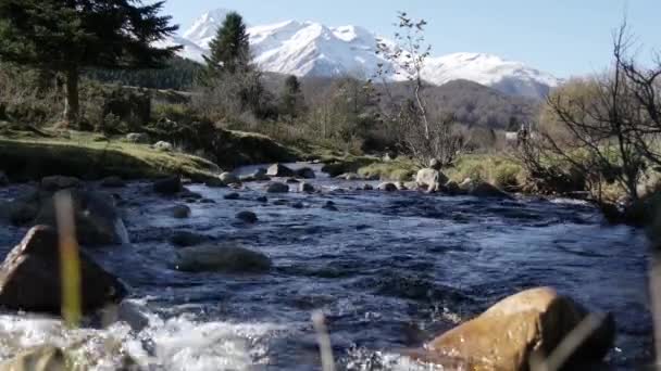 Floden Med Pic Midi Bigorre Franska Pyrenéerna — Stockvideo