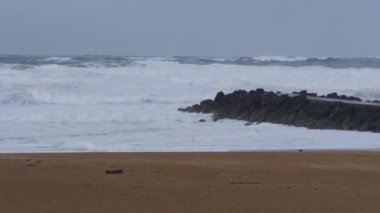 Okyanus fırtına hava Biarritz, Fransa büyük dalgalar ile