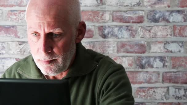 Mature Man Using Laptop Problems — Stock Video