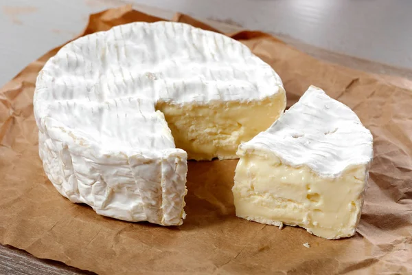 Camembert formaggio tradizionale Normandia francese, latticini — Foto Stock