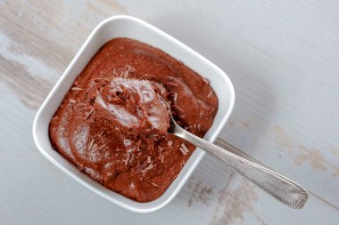 Koyu çikolata mousse yakın çekim