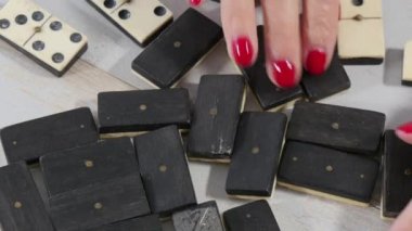 Domino oyunu, el yakın