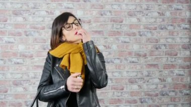 bir sigara hipster kadın