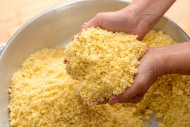 kuskus için irmik hazırlık