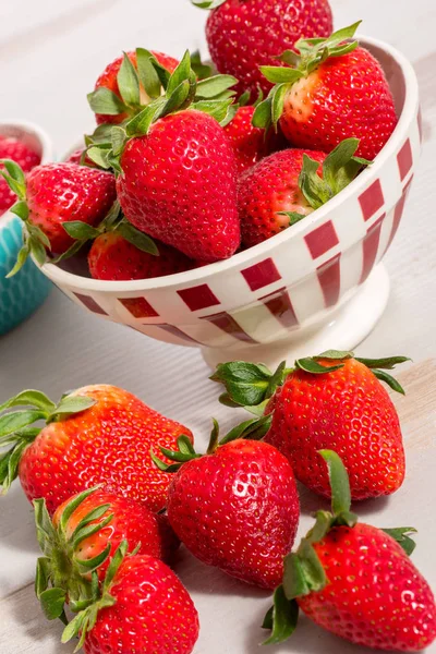 Close up of  bowl of strawberries — Stock Photo, Image