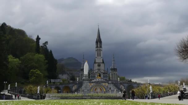 Zaman Atlamalı Katedralin Lourdes Fransa — Stok video