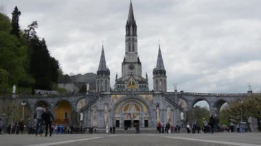 Lourdes, Fransa. Lourdes, Fransa Katedrali