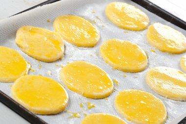 küçük badem kek hazırlanması